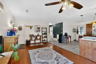 1106 W Leonard Avenue 