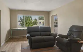 4220 Brockmont Avenue NE 