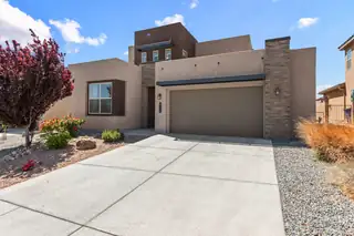 8704 Camino Del Venado NW 