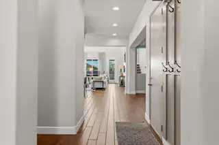 8704 Camino Del Venado NW 