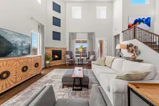 8704 Camino Del Venado NW 