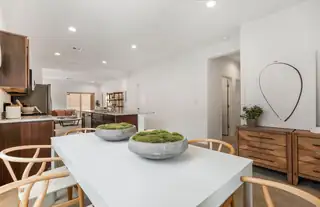 274 Spectrum Avenue SW 