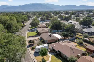 8724 Phoenix Avenue NE 