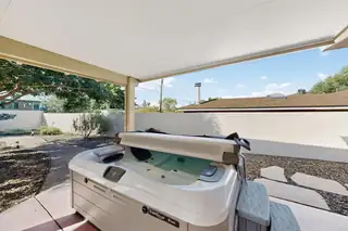 8724 Phoenix Avenue NE 