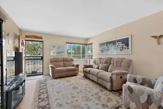 8724 Phoenix Avenue NE 