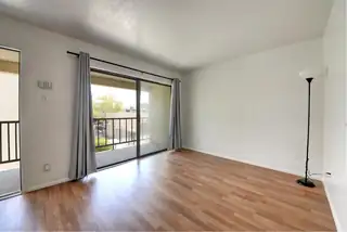 1025 Valencia Drive SE APT 10 