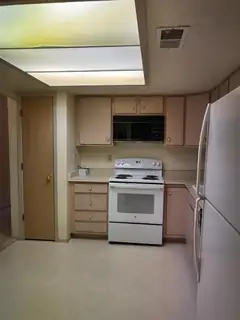 833 Country Club Drive SE APT 1E 