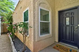 4805 Los Serranos Court NW 