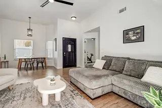 4805 Los Serranos Court NW 