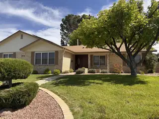 2512 Cutler Avenue NE 