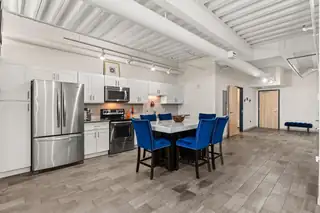 524 Central Avenue SW 407 