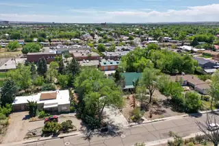 1512 Los Arboles Avenue NW 