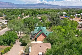 1512 Los Arboles Avenue NW 