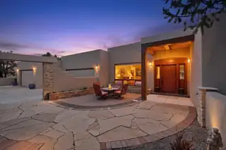 693 Black Hawk Drive NE, Albuquerque