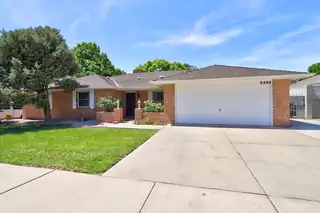 5309 Kings Row Street NE 