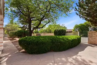 10020 Loretta Drive NW 