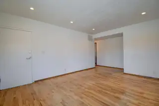 2533 La Veta Drive NE 