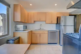 2533 La Veta Drive NE 