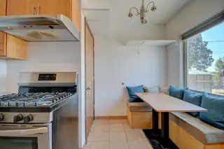 2533 La Veta Drive NE 