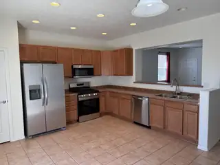 405 Loma Linda Loop NE 