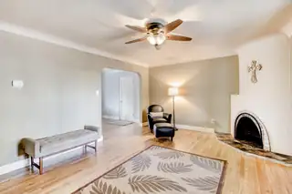 409 Truman Street NE 