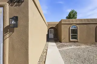 9520 Cargo Avenue NE 