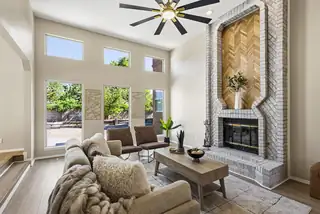 9520 Cargo Avenue NE 