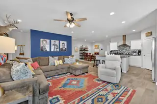 4532 Skyline Loop NE 