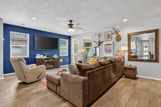 4532 Skyline Loop NE 