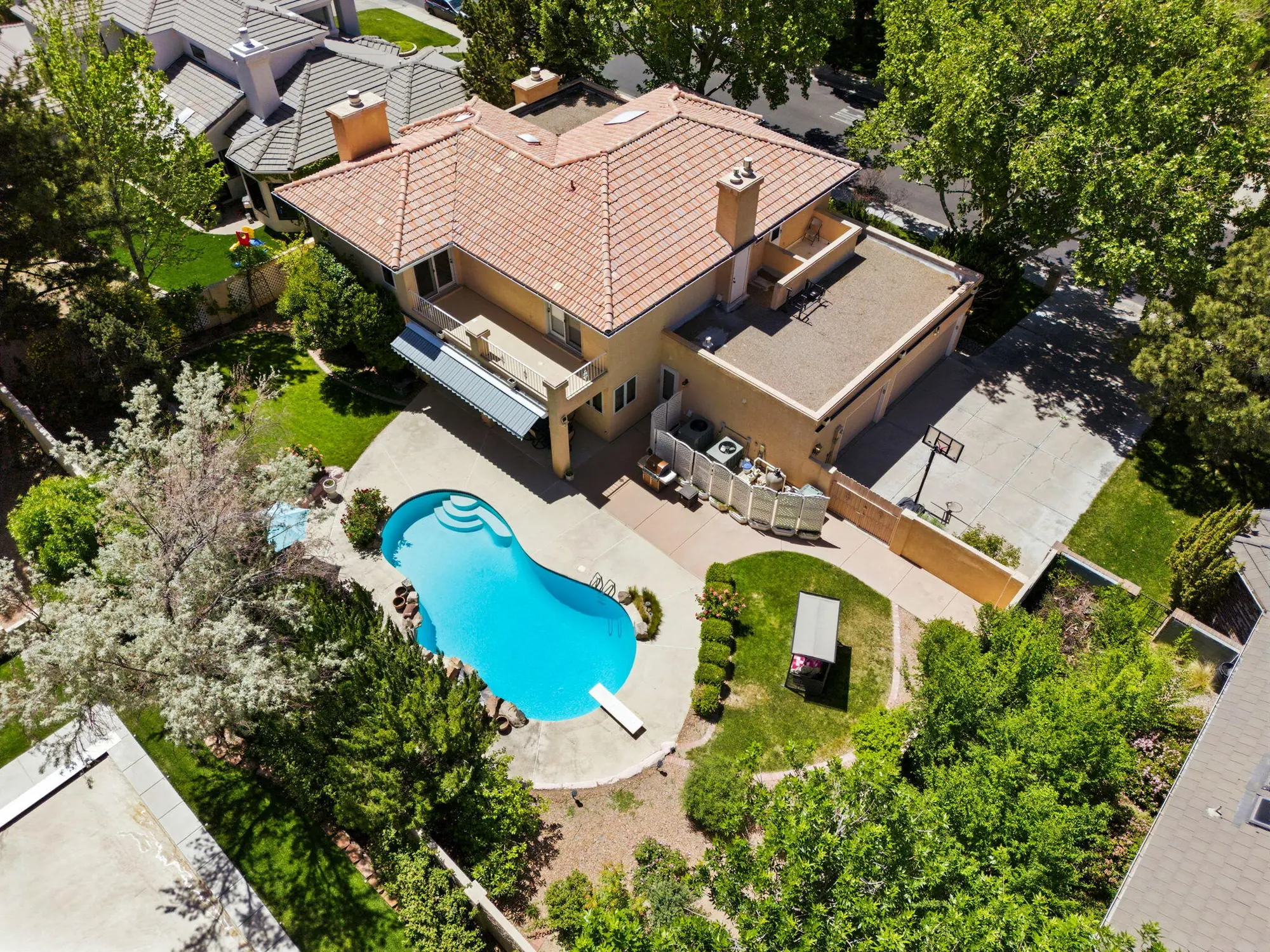 11109 Country Club NE