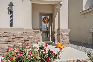 885 Tazanita Loop SE 