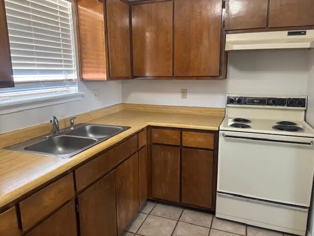 544 MONTE VISTA Road NE 4