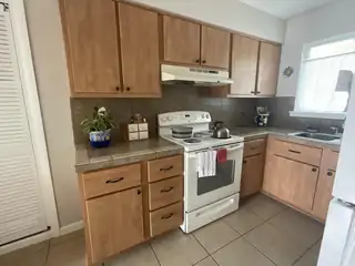 605 Sandler Drive NE 