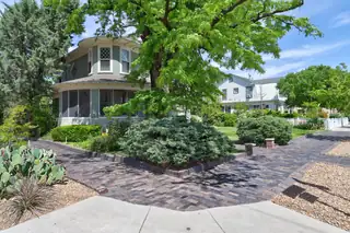 1123 Tijeras Avenue NW 