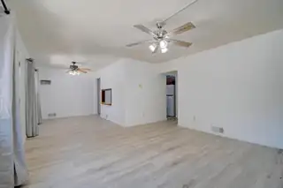 1833 Illinois Street NE 