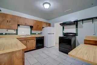 1833 Illinois Street NE 