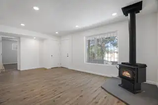 9516 Cordova Avenue NE 