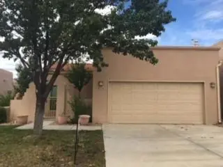 829 Hackberry Trail SE