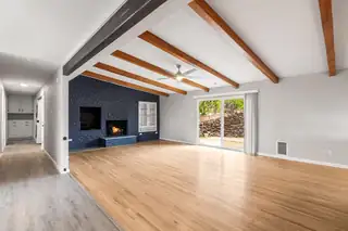 7200 Constitution Avenue NE 