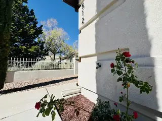 512 Spinnaker Drive NW 