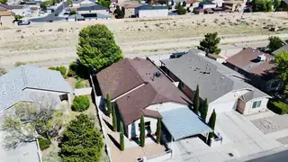 512 Spinnaker Drive NW 