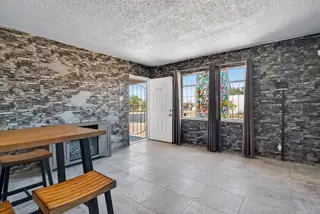 244 San Pablo Street NE 