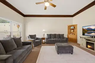 3308 Esplanade Circle SE 