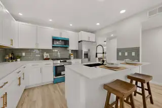 4300 Brand Avenue NE 