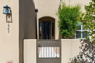 1847 Castle Peak Loop NE 