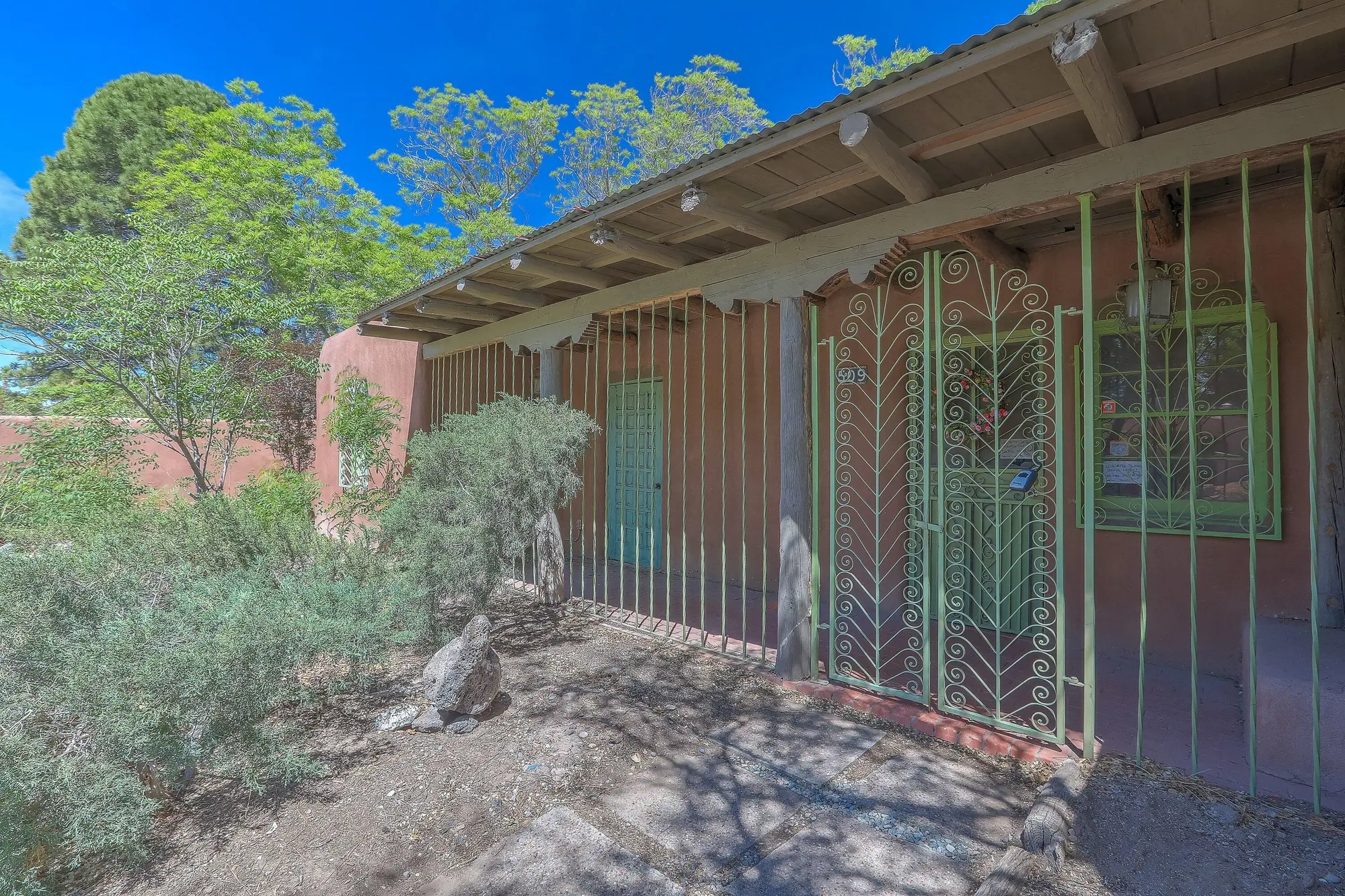 509 Chamiso Lane NW