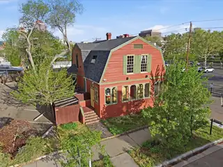 216 9th Street NW 