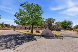 1724 Quail Run Court NE 