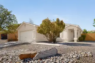 8310 Rancho Paraiso NW 