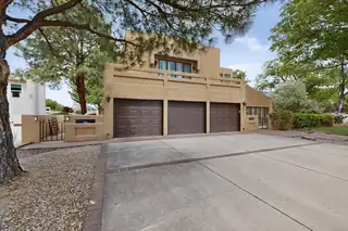 9515 Augusta Avenue NE 